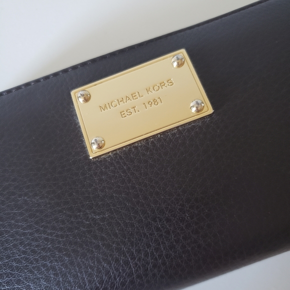 Authentic Michael Kors Dark Brown Wallet - Picture 4 of 7